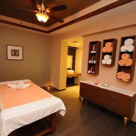 Insula & Ξενοδοχείο Konaklı