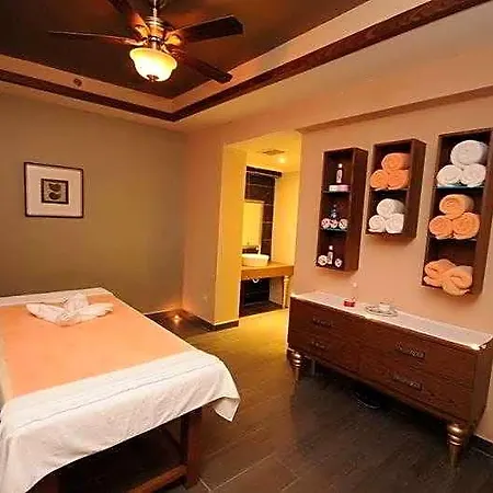 Hotel Insula & 5*