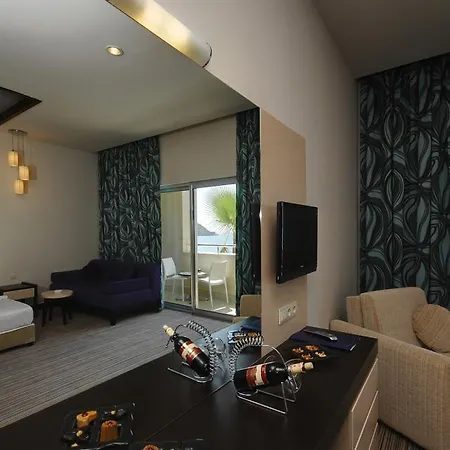 Ξενοδοχείο Insula & 5*